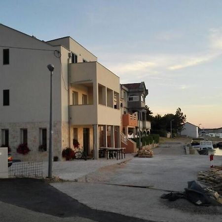 Apartments By The Sea Simuni, Pag - 18386 Kolan Dış mekan fotoğraf